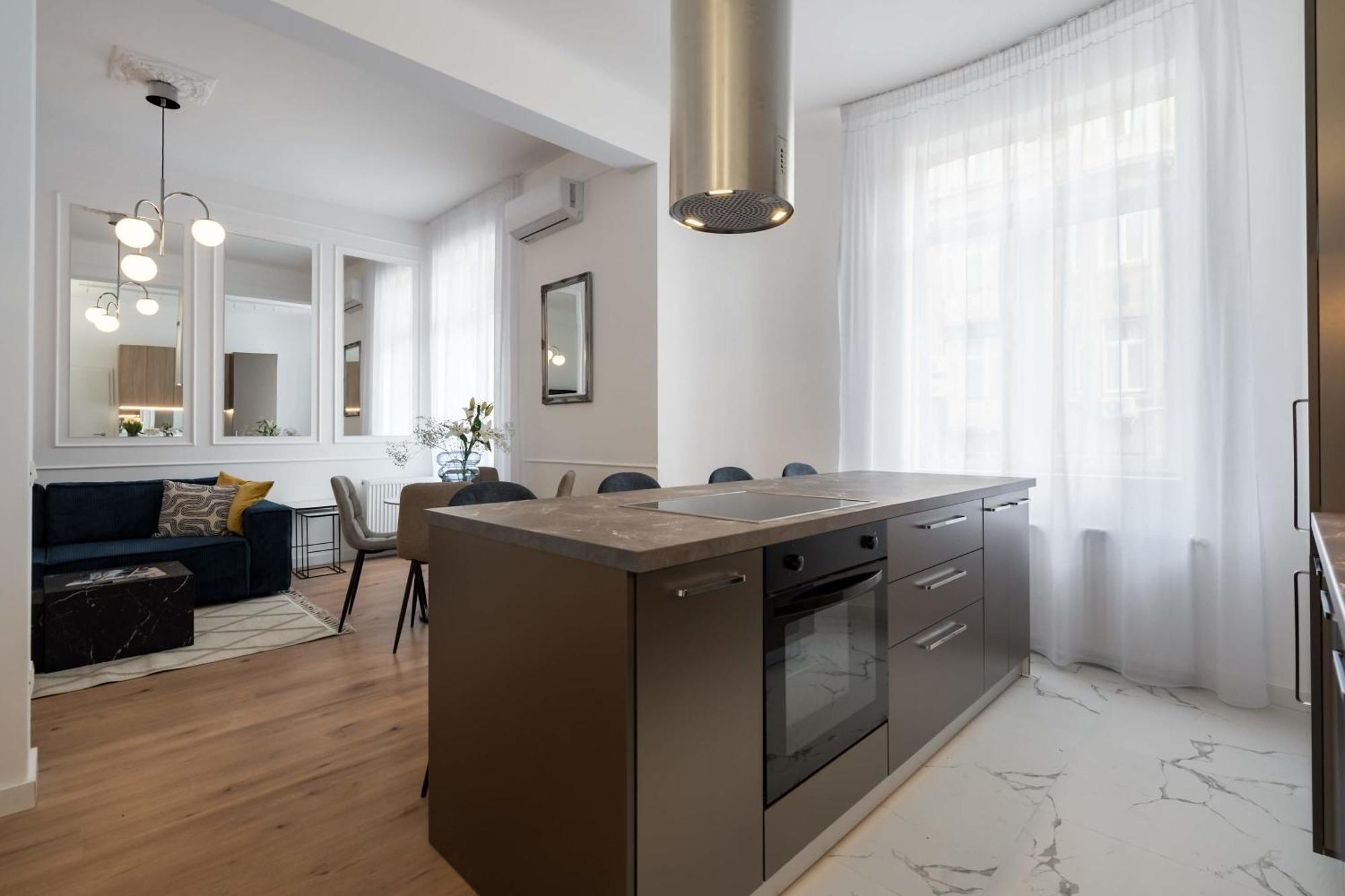 Gorgeous & Bright 2br - Steps From Old Town 公寓