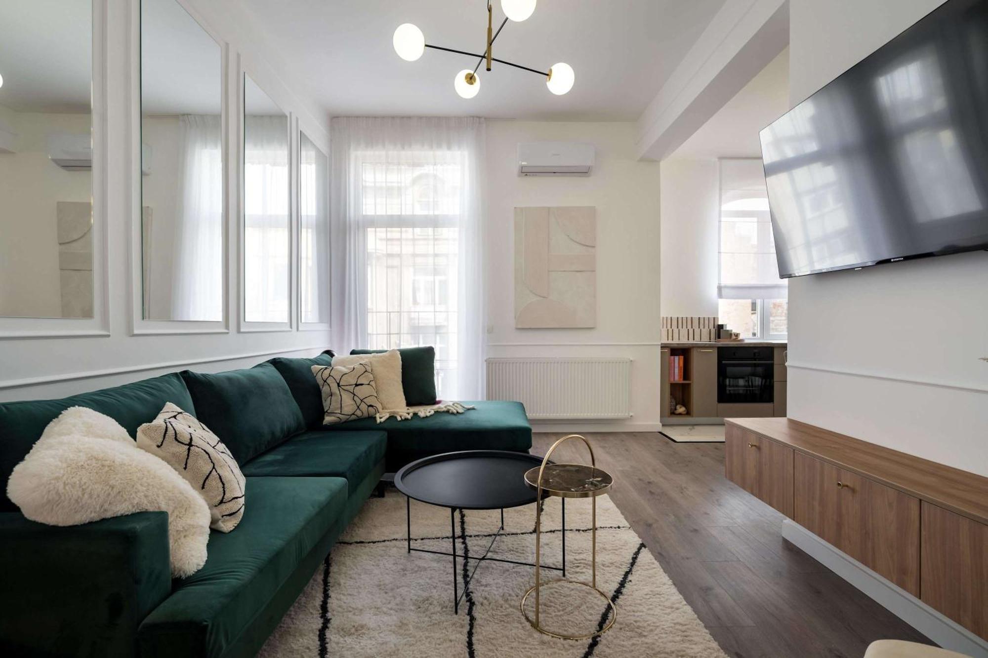 Gorgeous & Bright 2br - Steps From Old Town 布加勒斯特